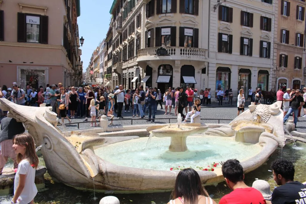 "The Ugly Boat" fountain