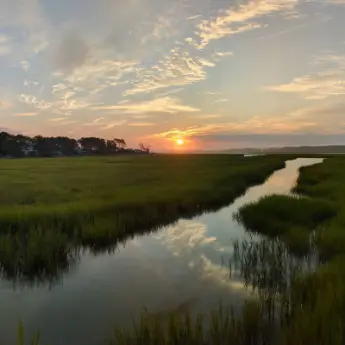 7 Best Places to Eat in Chincoteague (with a map!)