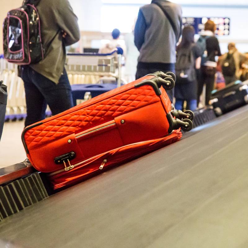 Carry on vs. Checked Luggage: Pros & Cons of Both