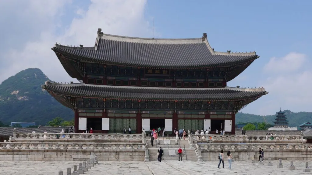 A palace in Seoul - one of the most romantic destinations in Asia.  
