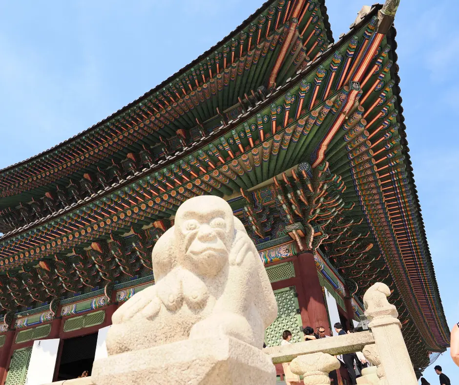 Visiting Gyeongjong Temple is one of best things to do in Seould